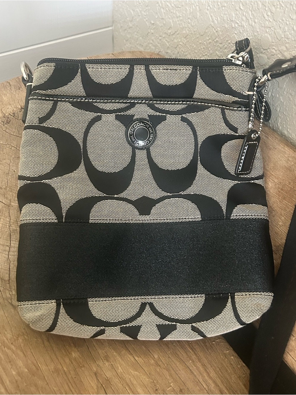 Coach Signature Black Khaki Swingpack Crossbody bag - Never Used